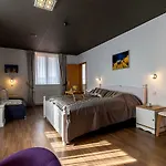 Πανσιόν And Kod Eli 4*